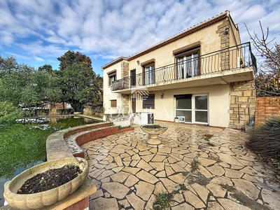 Maison - 222 m² - 10 pièces