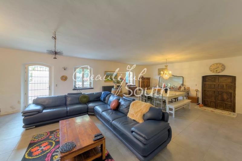 Gîte - 956 m² - 32 pièces