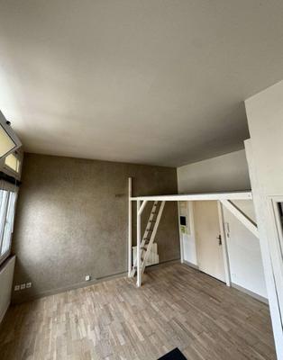 Studio - 25 m² - 1 pièce