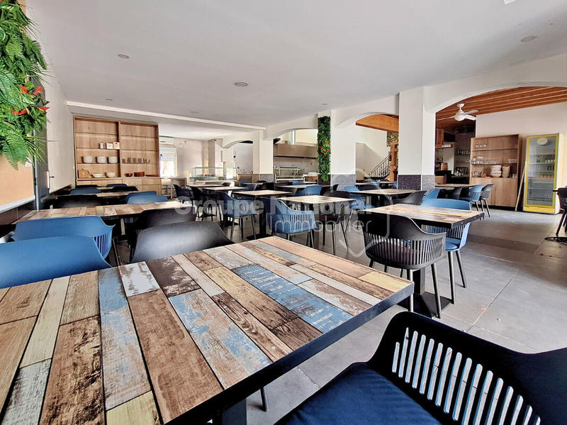 Local commercial - 200 m² - 3 pièces