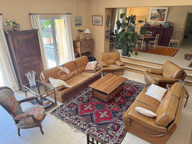 Mas - 257 m² - 9 pièces