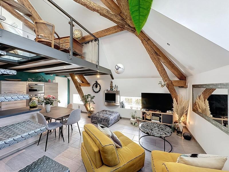 Loft - 65 m² - 3 pièces