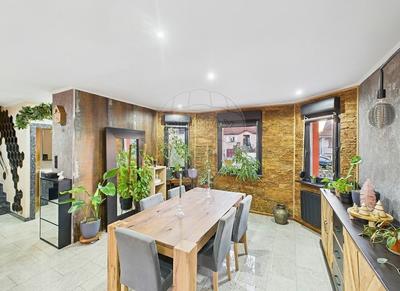 Maison - 180 m² - 8 pièces