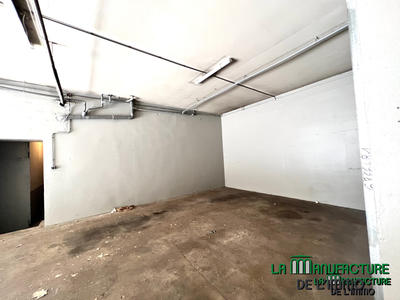 Parking / Garage - 12 m²