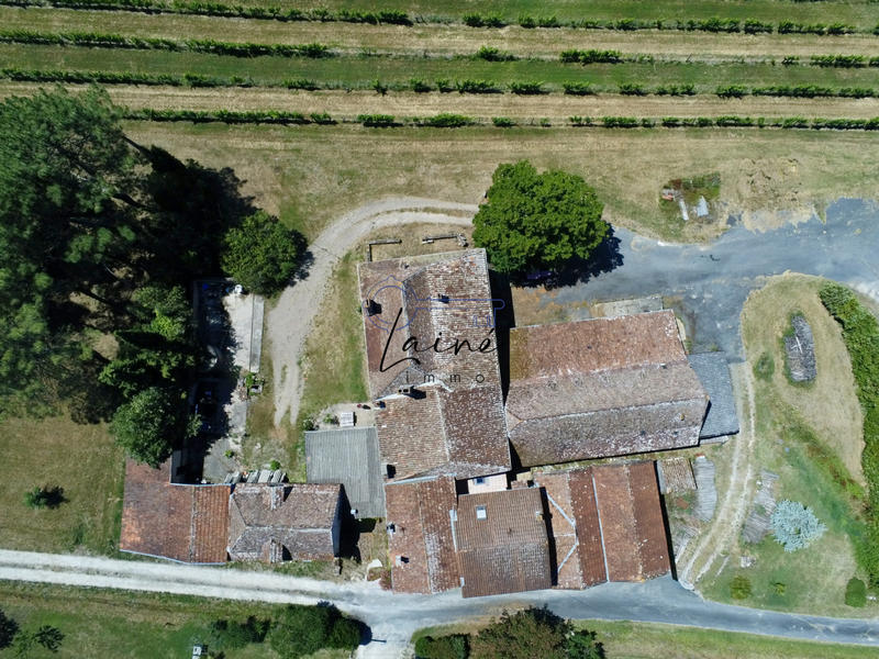 Propriété - 254 m² - 9 pièces