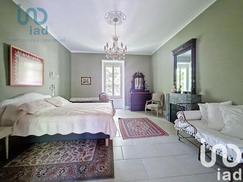 Maison - 280 m² - 8 pièces