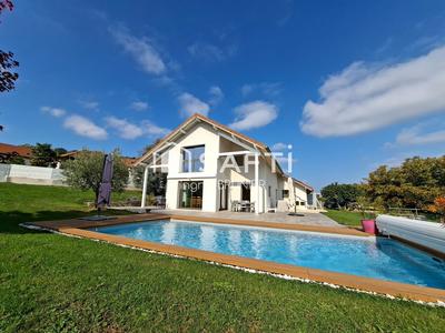 Villa - 170 m² - 5 pièces