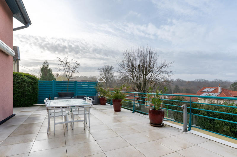 Maison - 195 m² - 7 pièces