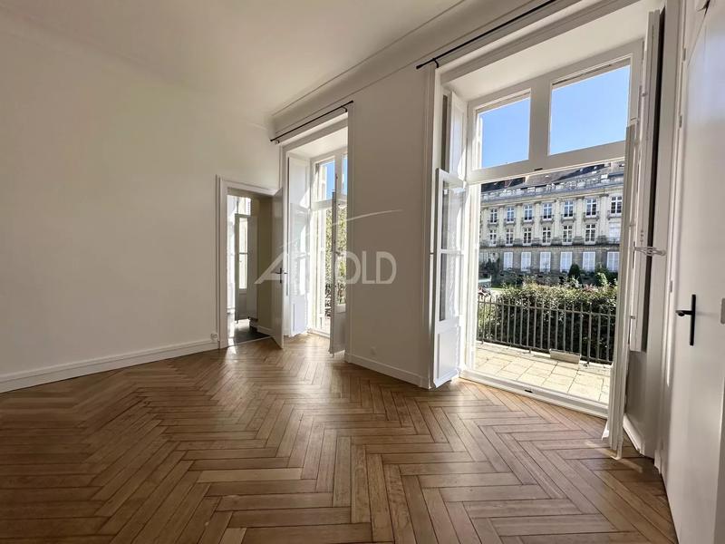Appartement - 156 m² - 6 pièces