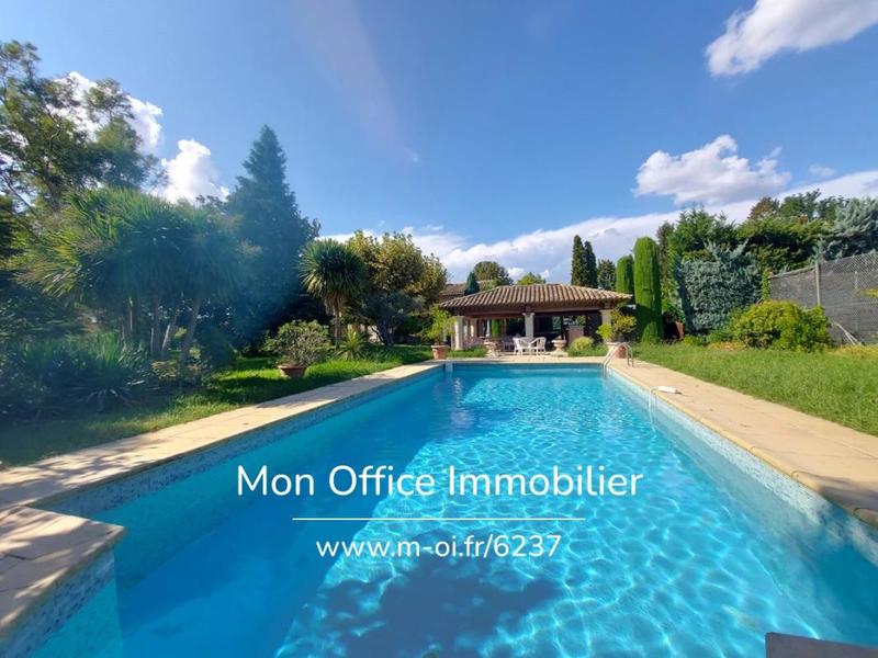 Maison - 434 m² - 13 pièces