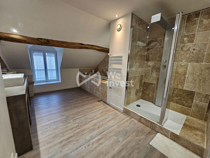 Maison - 258 m² - 8 pièces