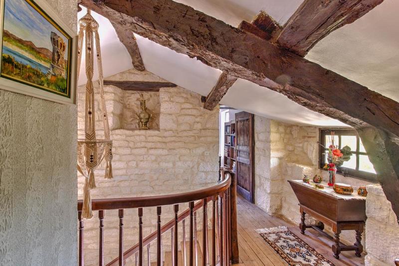 Maison en pierre - 192 m² - 6 pièces