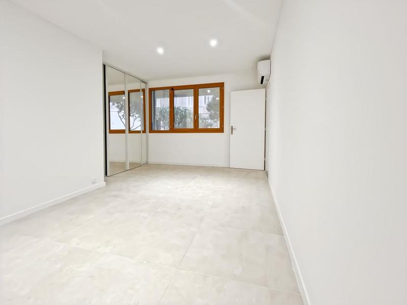 Appartement - 64 m² - 2 pièces