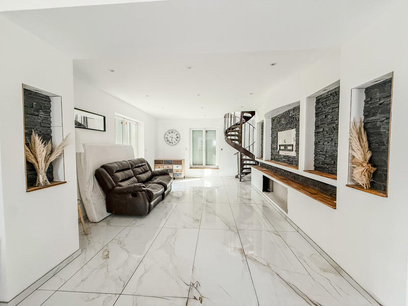 Maison - 175 m² - 7 pièces