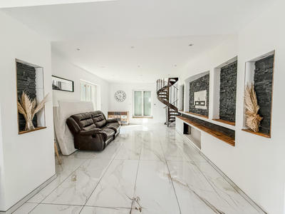 Maison - 175 m² - 7 pièces