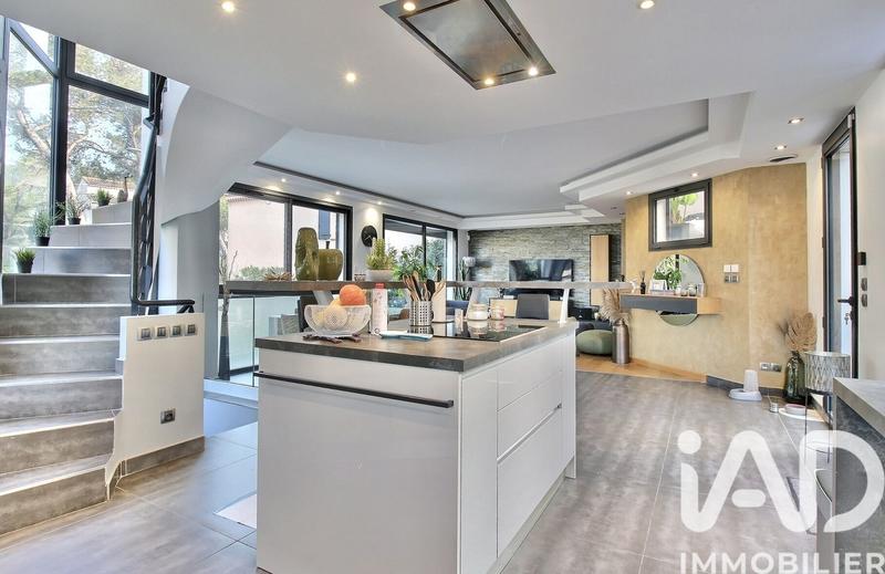 Maison - 150 m² - 5 pièces