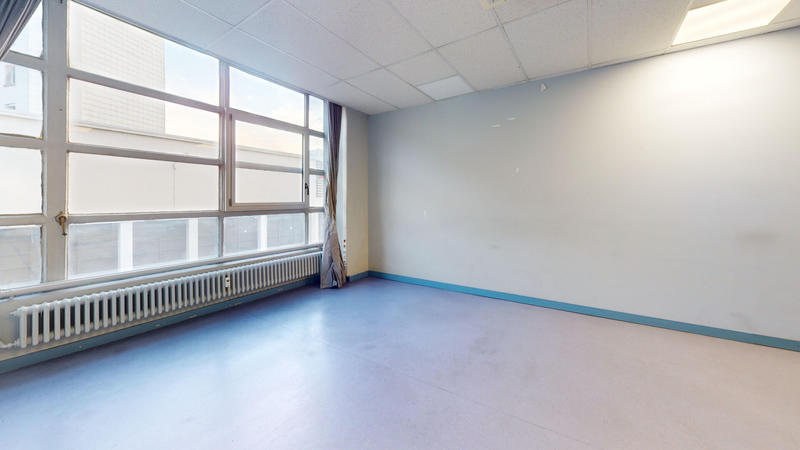 Local commercial - 200 m² - 7 pièces