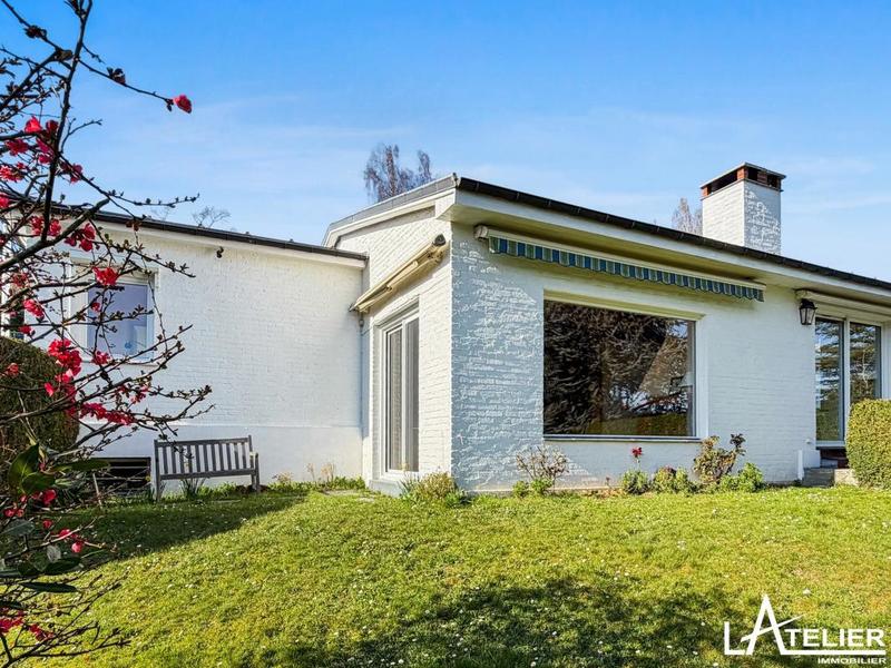 Maison - 209 m² - 8 pièces