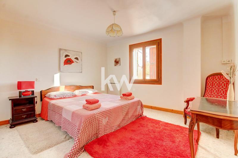 Maison - 155 m² - 9 pièces