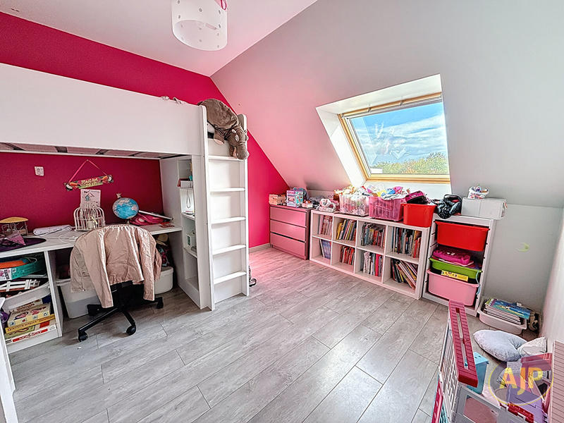 Maison - 110 m² - 6 pièces