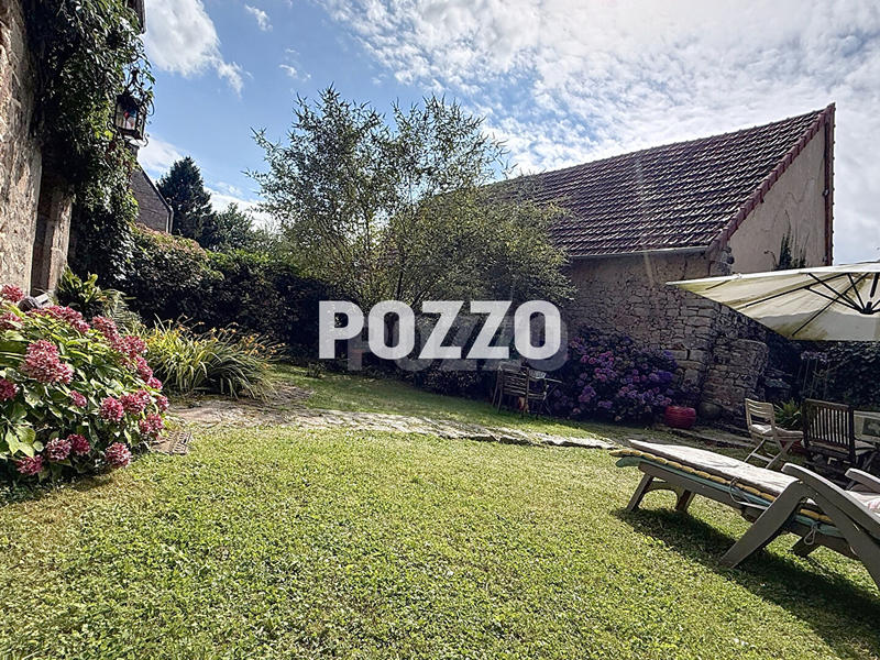 Maison - 210 m² - 8 pièces