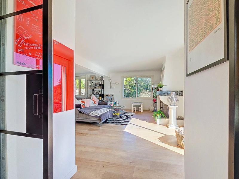 Maison - 236 m² - 9 pièces