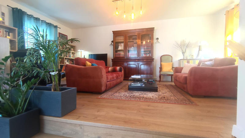 Maison - 215 m² - 7 pièces