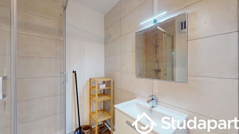 Chambre - 9 m² - 1 pièce