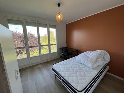 Appartement - 115 m² - 9 pièces