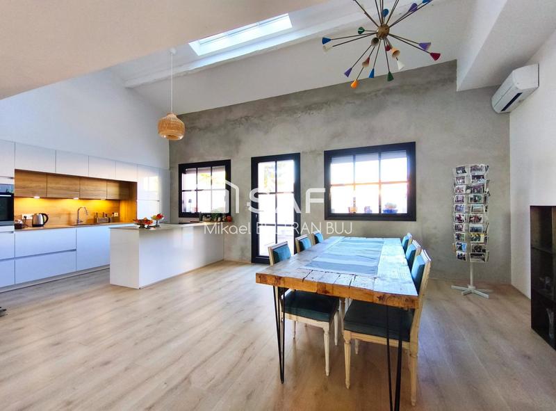 Maison - 200 m² - 6 pièces