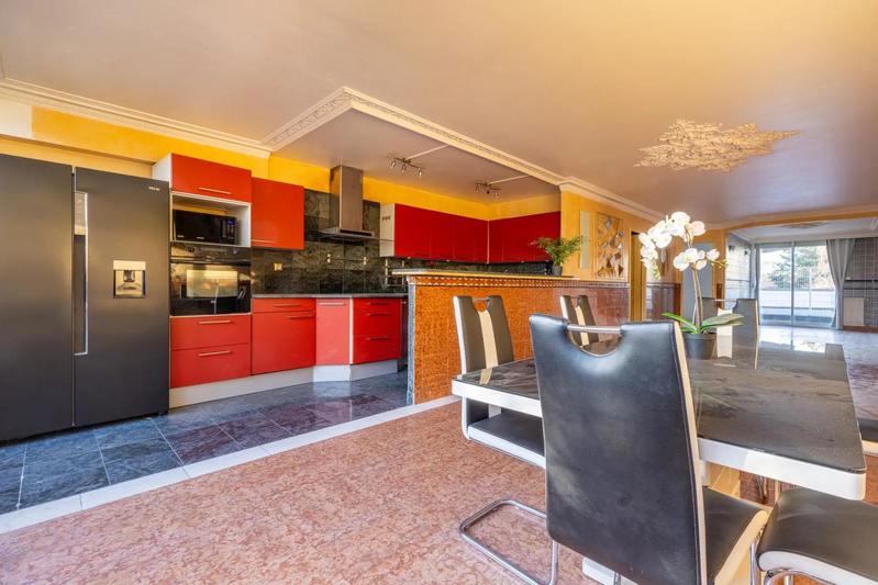 Appartement - 105 m² - 5 pièces