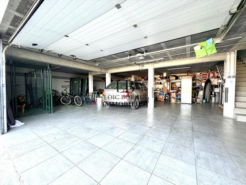 Maison - 205 m² - 7 pièces