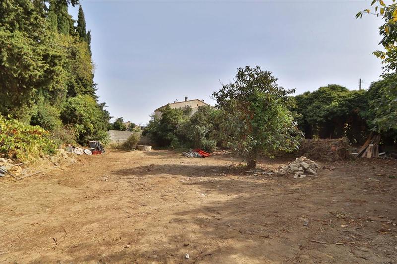 Terrain constructible - 720 m²