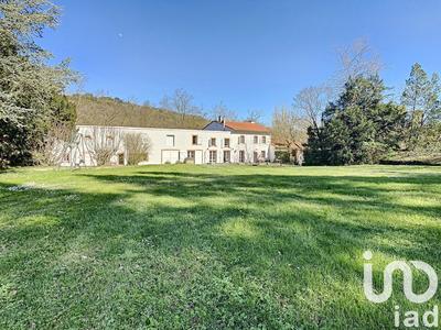 Maison - 426 m² - 16 pièces