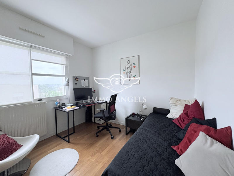 Appartement - 99 m² - 5 pièces