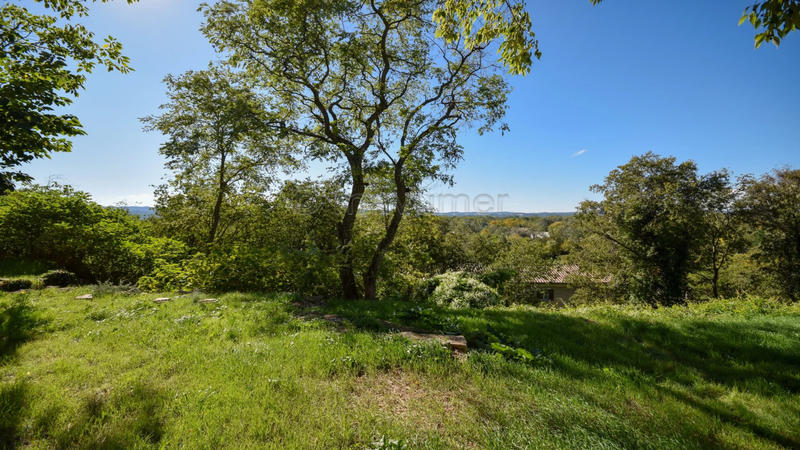 Maison - 437 m² - 12 pièces