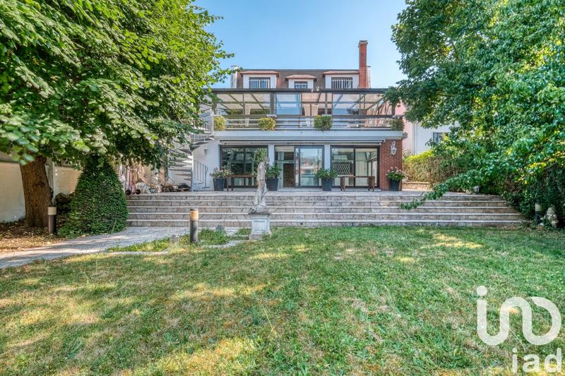 Maison - 431 m² - 9 pièces