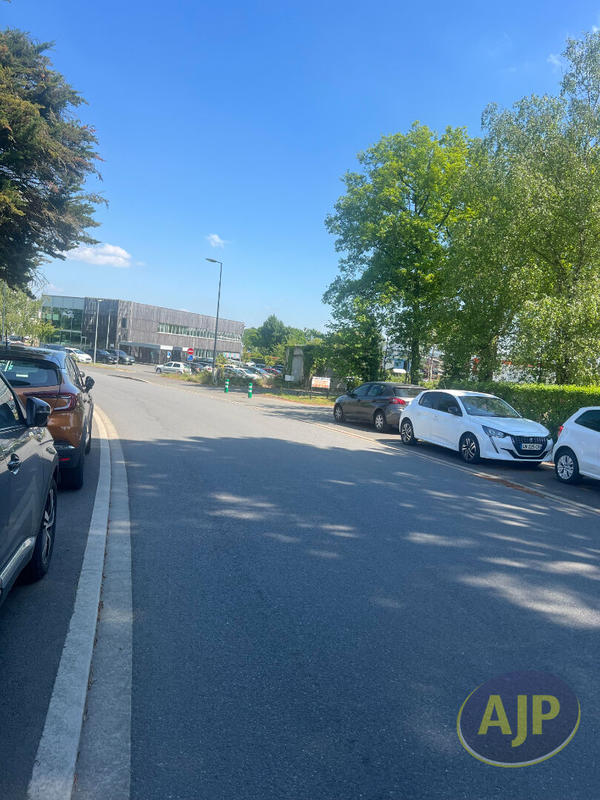 Local commercial - 200 m²