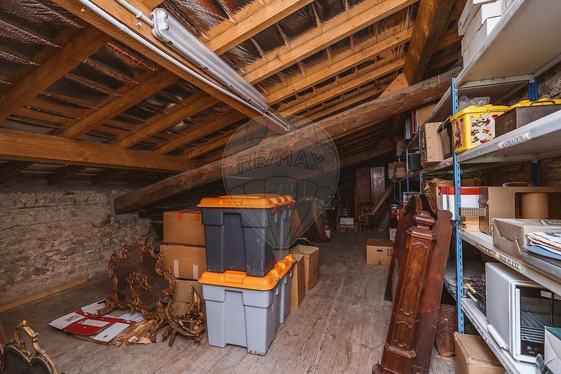 Propriété - 300 m² - 10 pièces