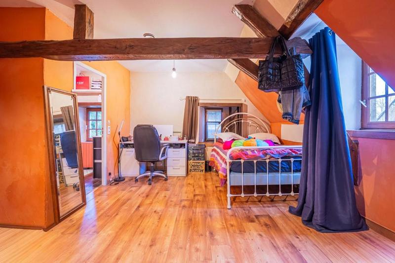 Propriété - 240 m² - 8 pièces