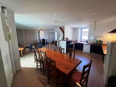 Maison traditionnelle - 240 m² - 11 pièces