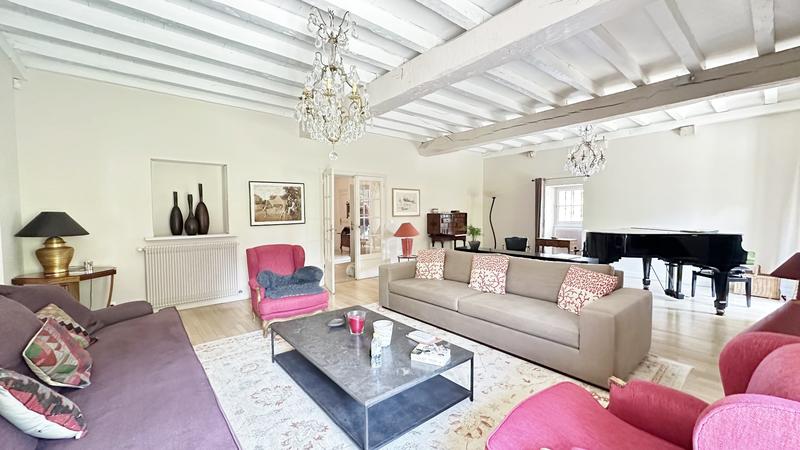 Maison - 450 m² - 12 pièces