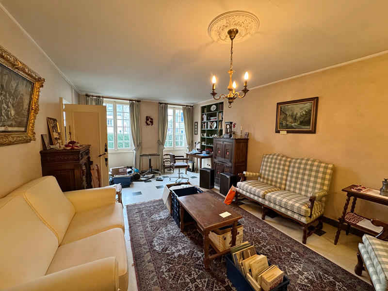 Maison - 220 m² - 10 pièces