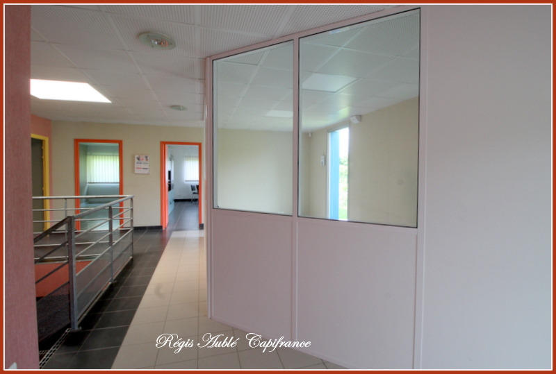 Entrepôt - 866 m² - 12 pièces