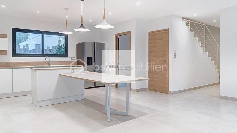 Maison - 121 m² - 5 pièces