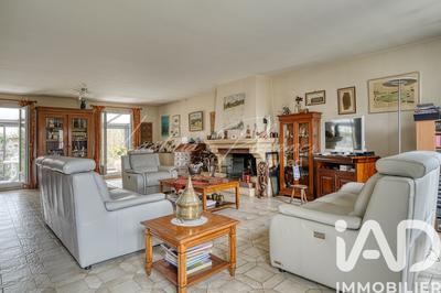 Maison - 200 m² - 7 pièces