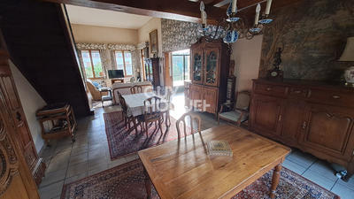 Maison - 210 m² - 8 pièces