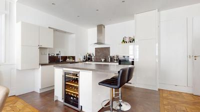 Appartement - 167 m² - 6 pièces