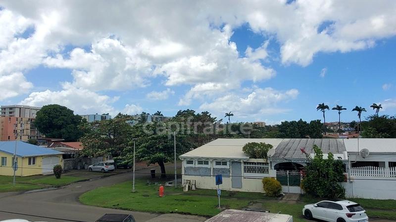 Local commercial - 130 m² - 1 pièce