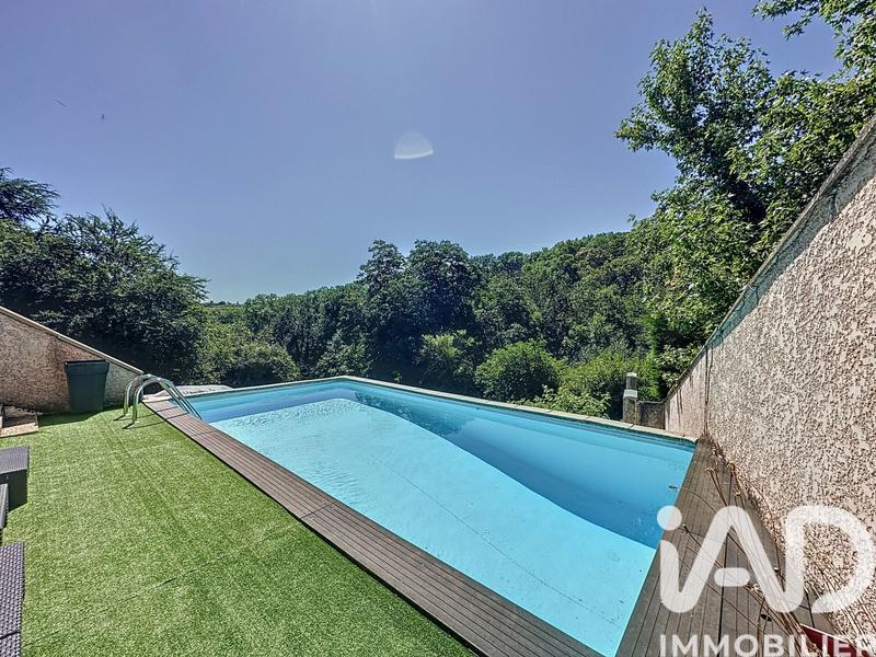 Maison - 185 m² - 8 pièces